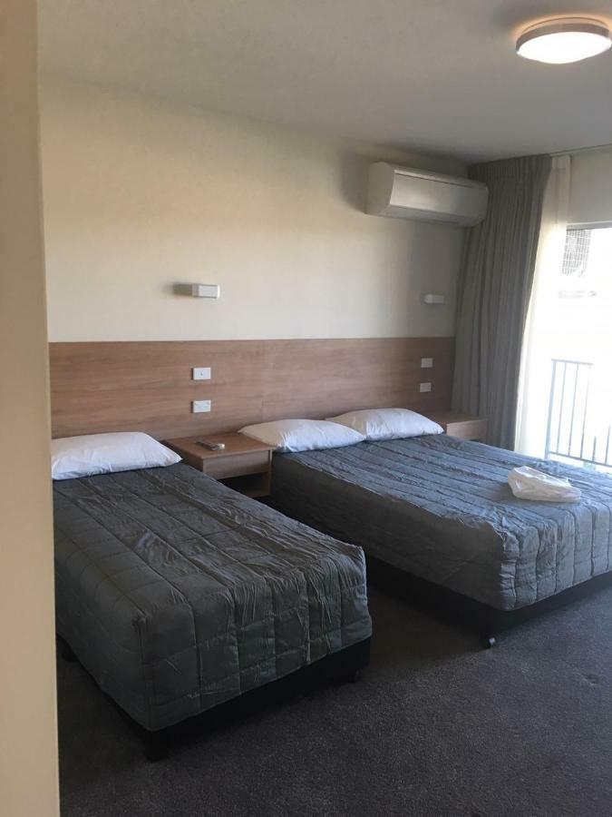 Rainbow Motel Kowen Dış mekan fotoğraf